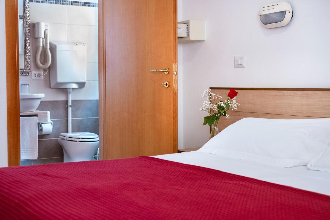 Hotel Ravello Adults Only Rimini Exteriör bild