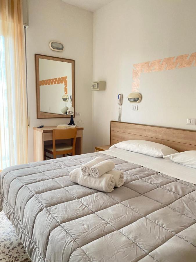 Hotel Ravello Adults Only Rimini Exteriör bild