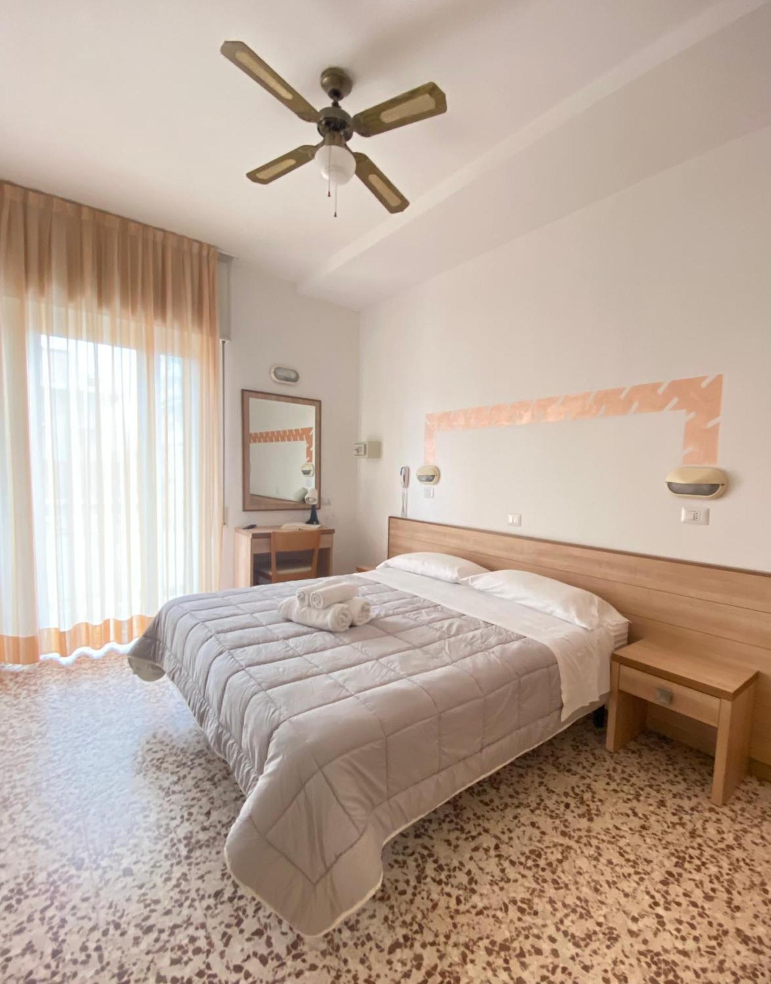 Hotel Ravello Adults Only Rimini Exteriör bild