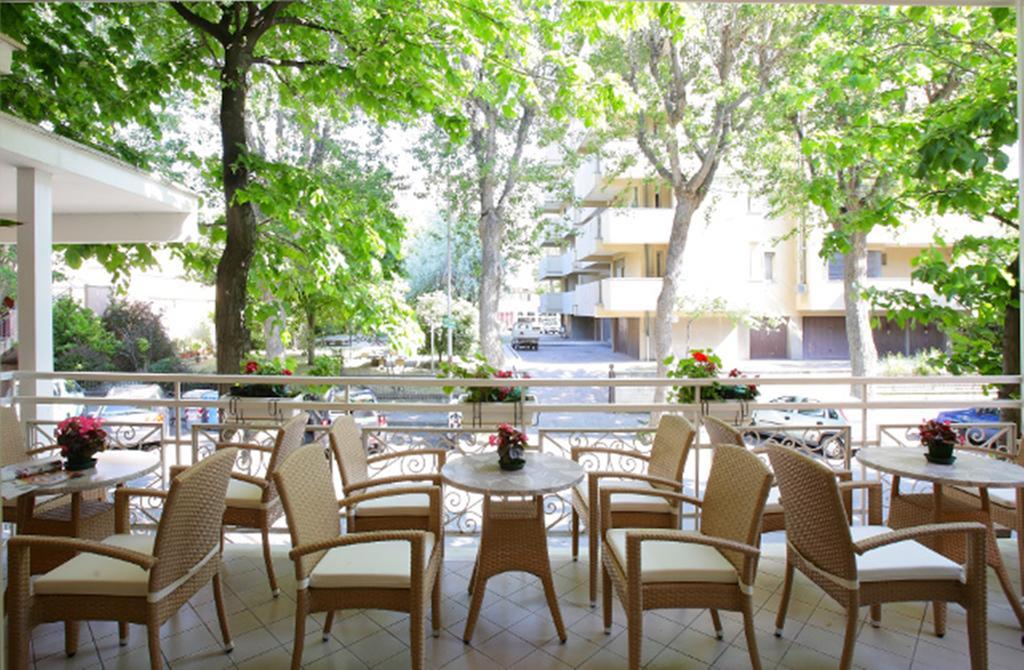 Hotel Ravello Adults Only Rimini Exteriör bild