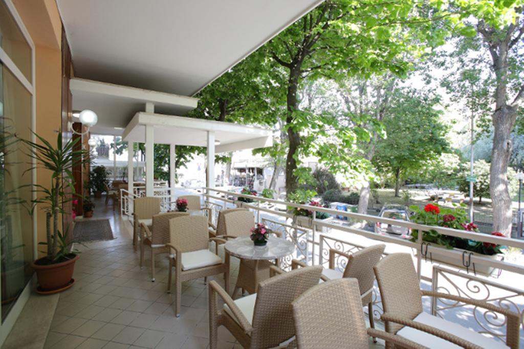 Hotel Ravello Adults Only Rimini Exteriör bild