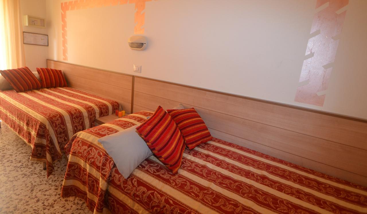 Hotel Ravello Adults Only Rimini Exteriör bild